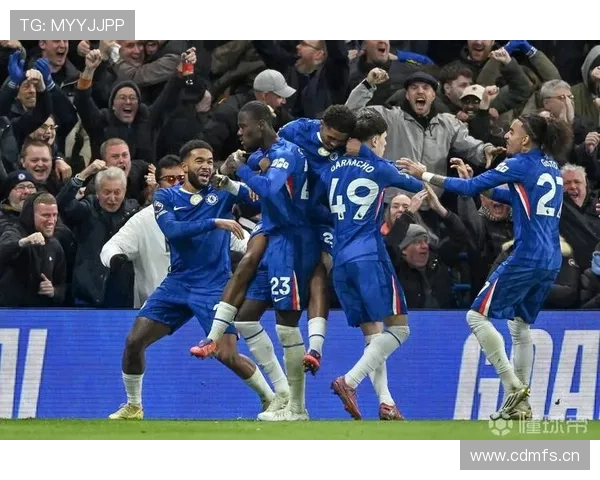 切尔西防线在高位压迫下是否频繁暴露身后空间，稳定性面临考验