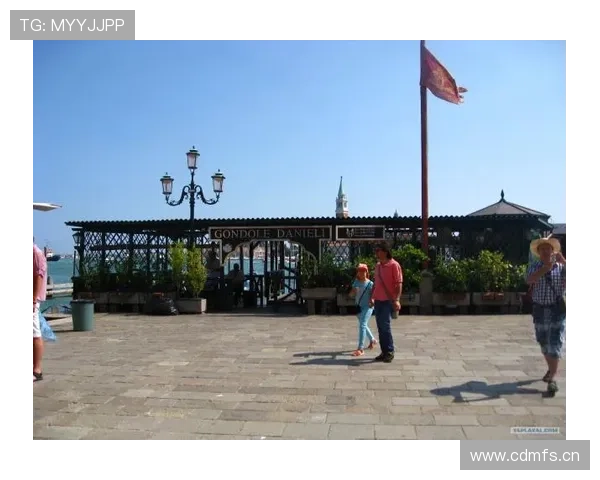 莎拉波娃退役后买海岛当邻居？这消费观普通人连她家狗都养不起